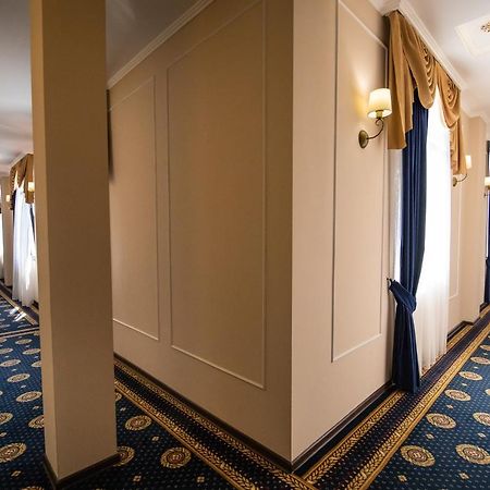 Dioskuria Hotel Sukhumi Bagian luar foto