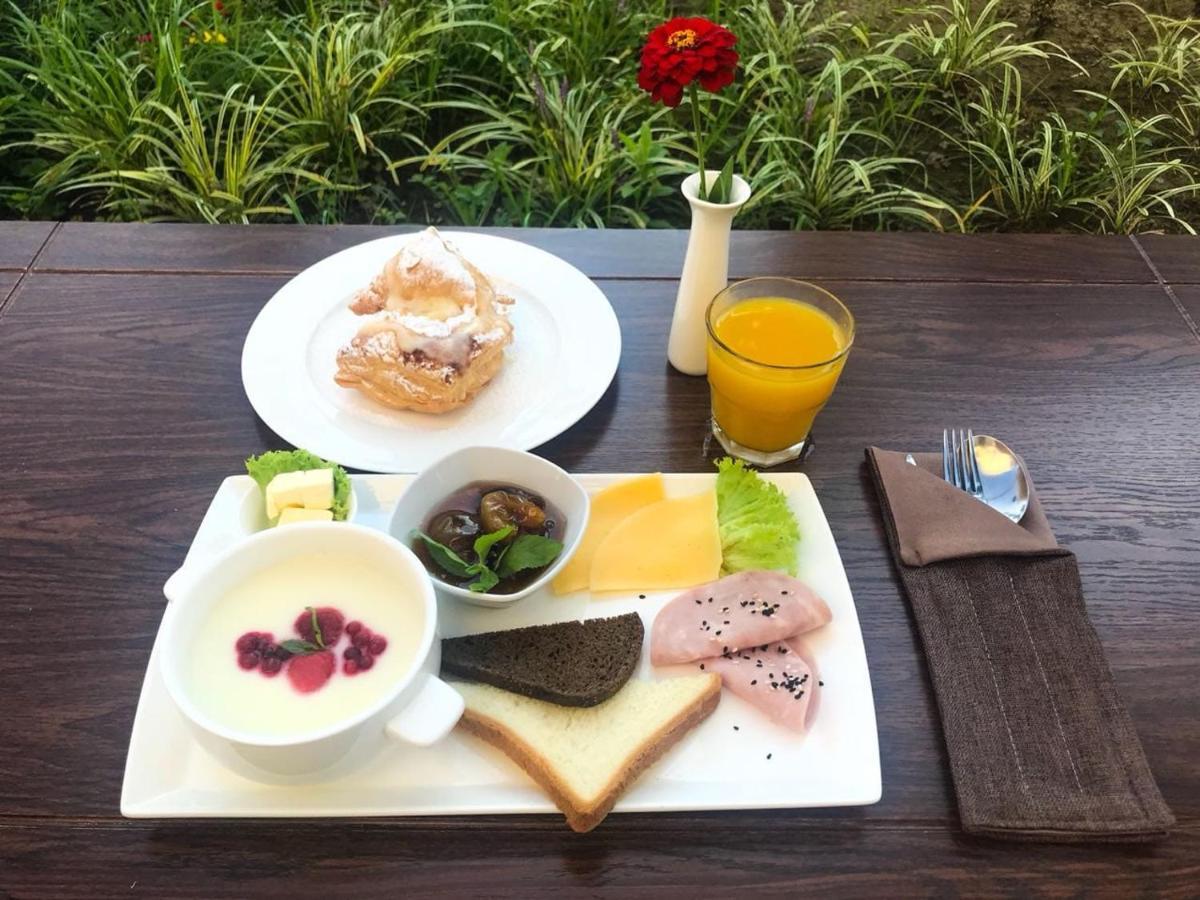 Dioskuria Hotel Sukhumi Bagian luar foto