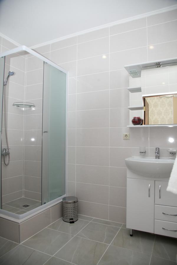 Dioskuria Hotel Sukhumi Bagian luar foto