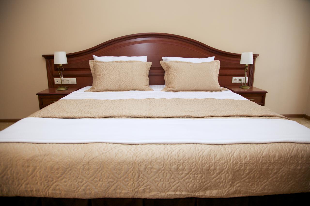 Dioskuria Hotel Sukhumi Bagian luar foto