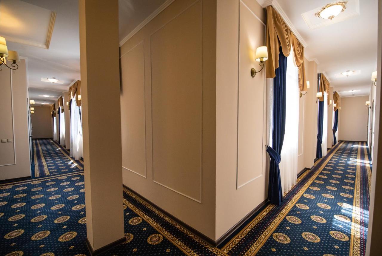 Dioskuria Hotel Sukhumi Bagian luar foto